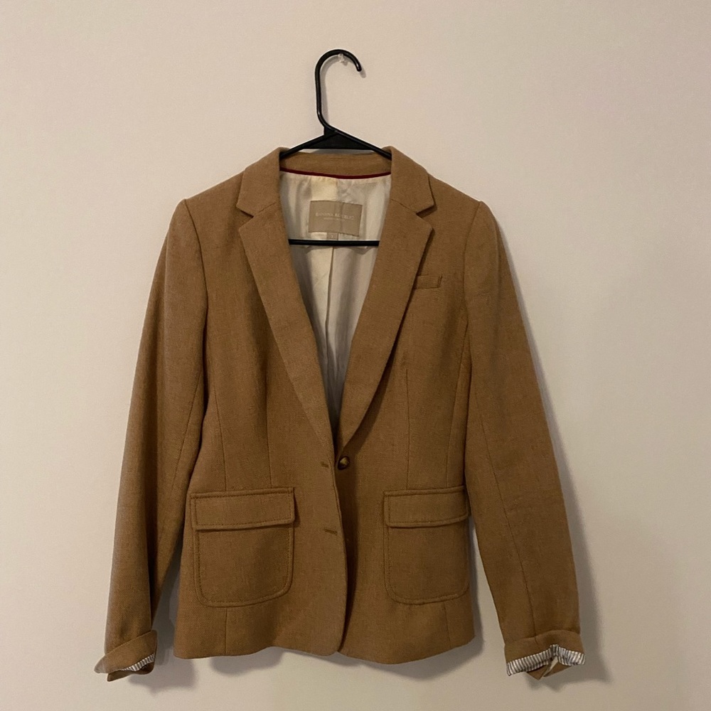 Beige Banana Republic Blazer